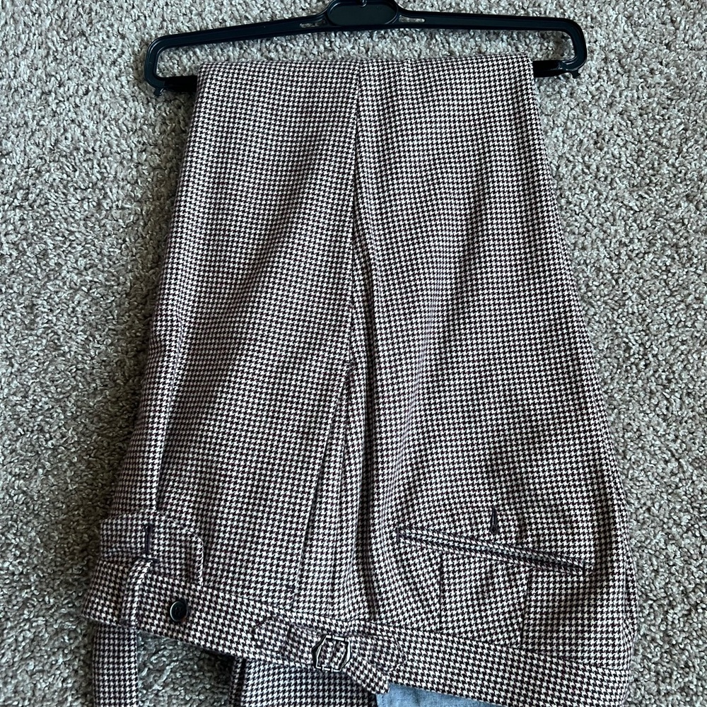 Suitsupply men’s trousers red. Inseam 30 waist 36